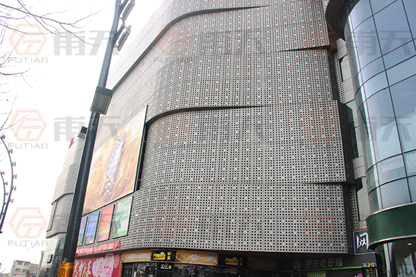 氟碳鋁單板在未來建材市場的地位不容置疑